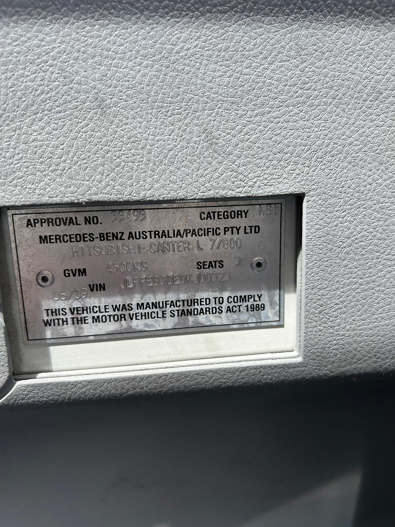 2009 Fuso Canter image 18