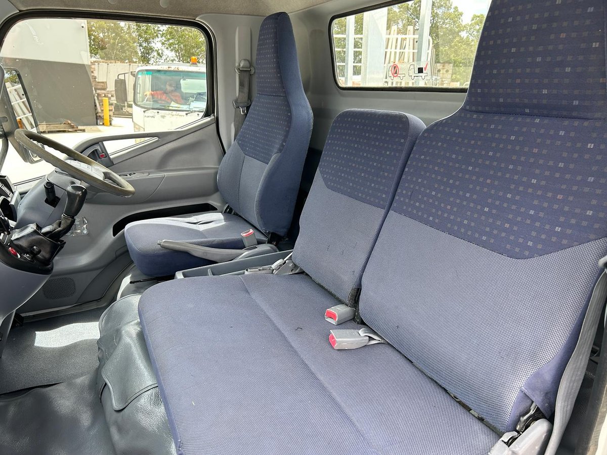 2009 Fuso Canter image 17