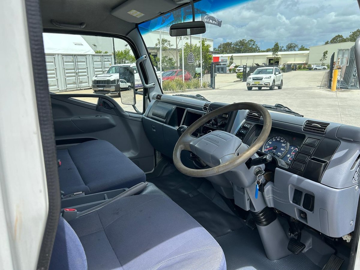 2009 Fuso Canter image 12