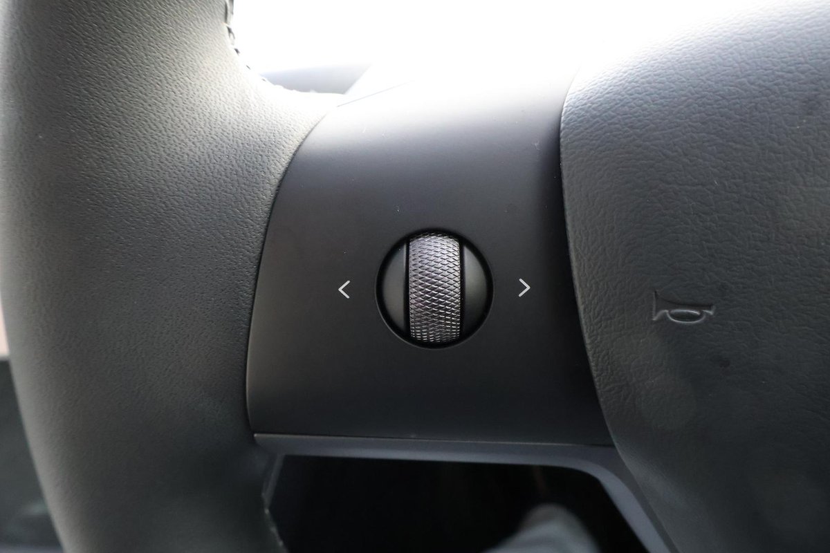 2022 Tesla Model Y Rear-Wheel Drive image 10