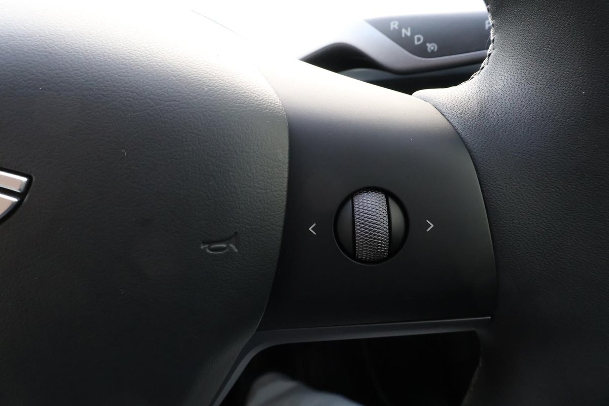 2022 Tesla Model Y Rear-Wheel Drive image 11