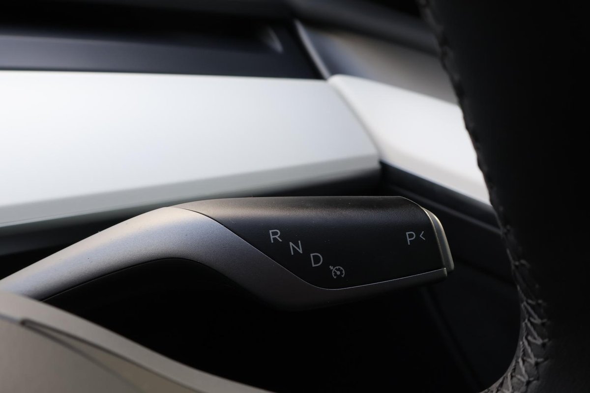 2022 Tesla Model Y Rear-Wheel Drive image 18