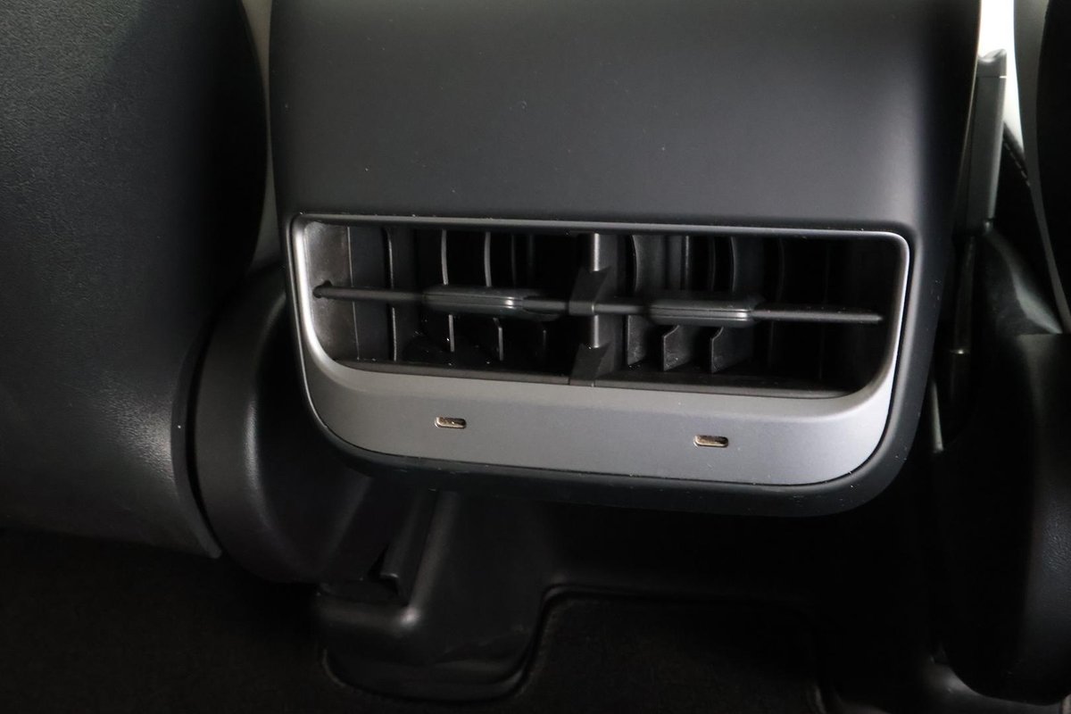2022 Tesla Model Y Rear-Wheel Drive image 24