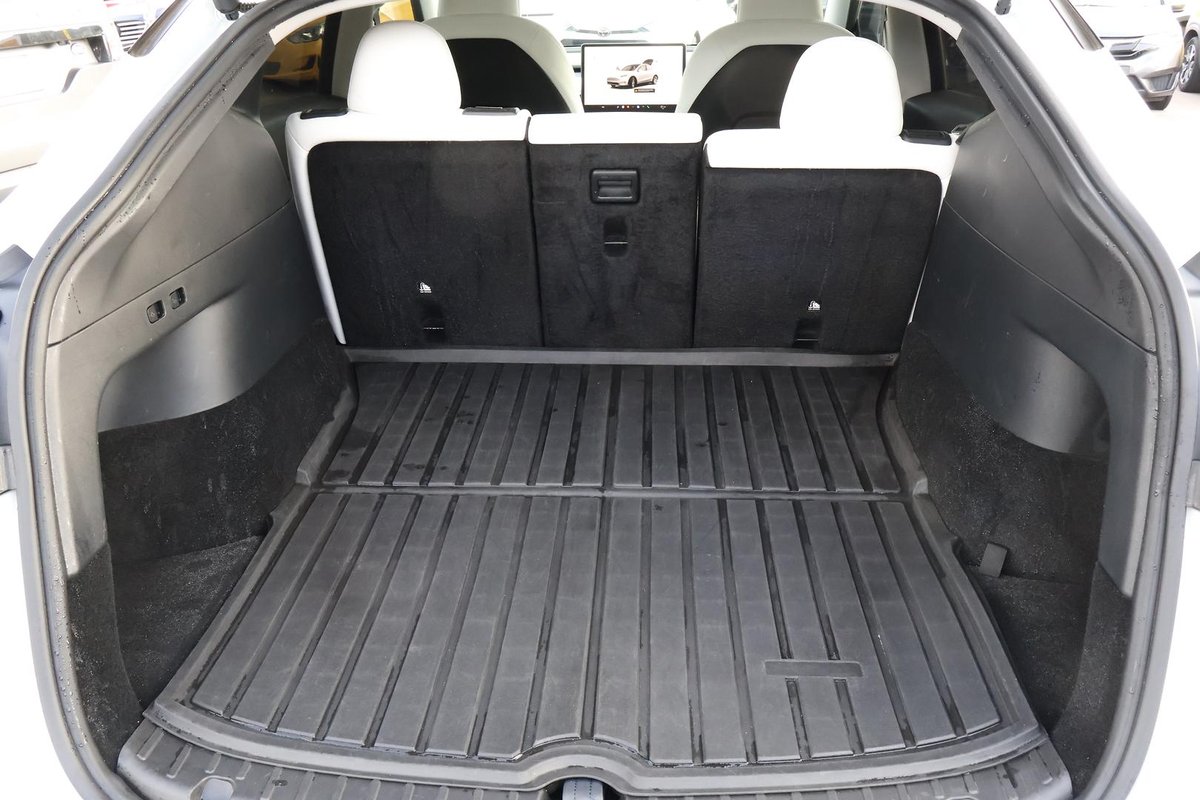 2022 Tesla Model Y Rear-Wheel Drive image 27