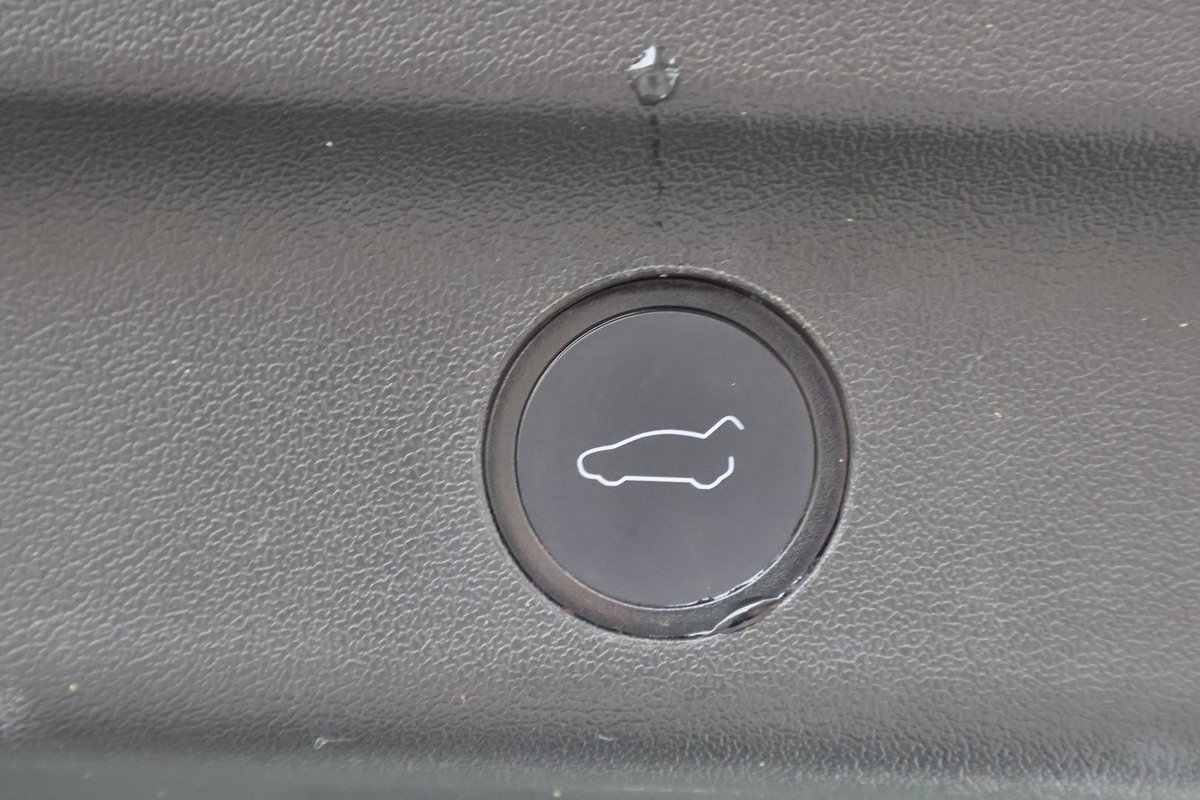 2022 Tesla Model Y Rear-Wheel Drive image 28