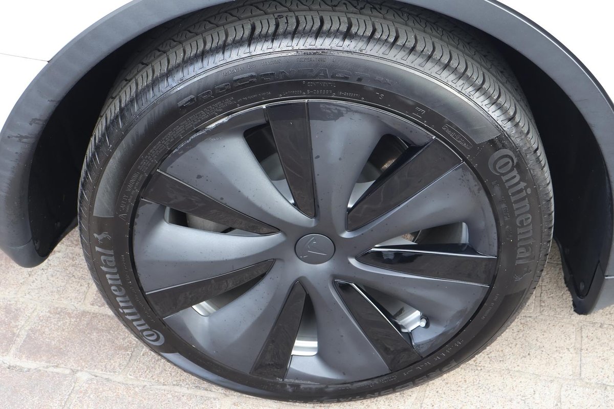 2022 Tesla Model Y Rear-Wheel Drive image 30
