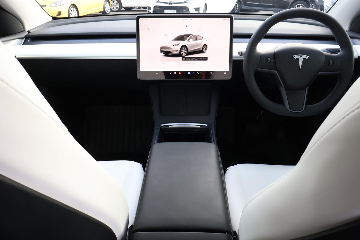 2022 Tesla Model Y Rear-Wheel Drive image 8