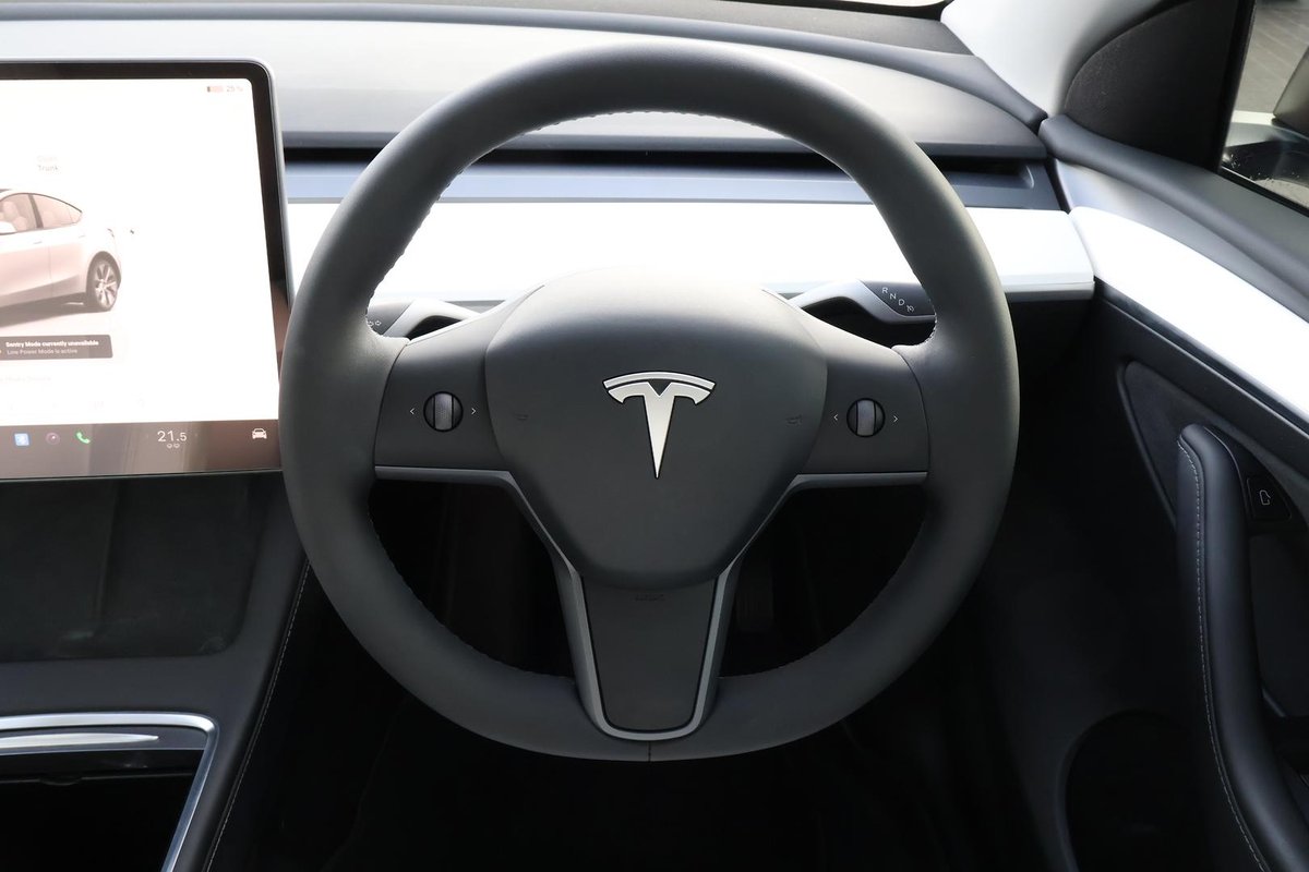 2022 Tesla Model Y Rear-Wheel Drive image 9