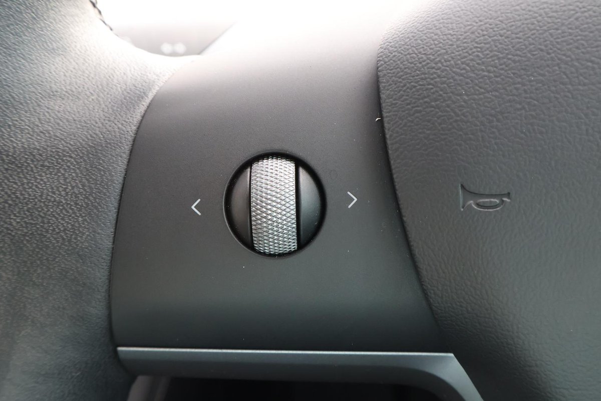 2020 Tesla Model 3 Long Range AWD image 11