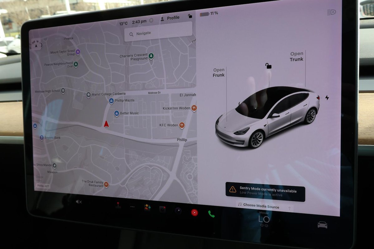 2020 Tesla Model 3 Long Range AWD image 13