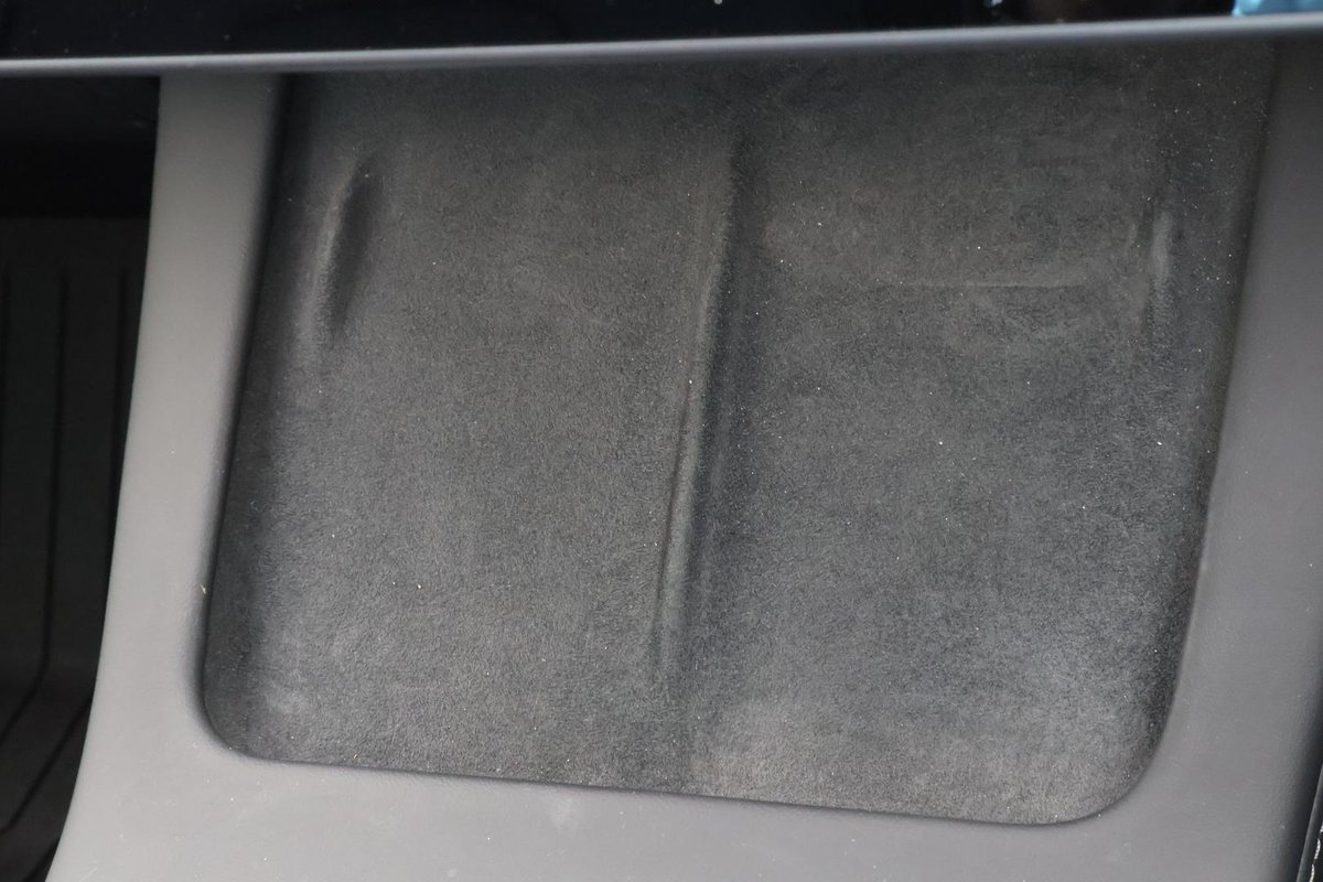 2020 Tesla Model 3 Long Range AWD image 18