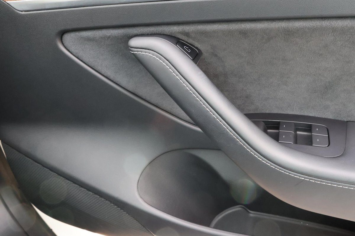 2020 Tesla Model 3 Long Range AWD image 19