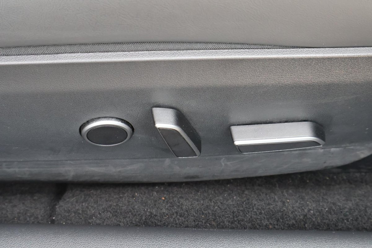 2020 Tesla Model 3 Long Range AWD image 20