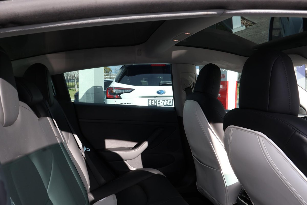 2020 Tesla Model 3 Long Range AWD image 21
