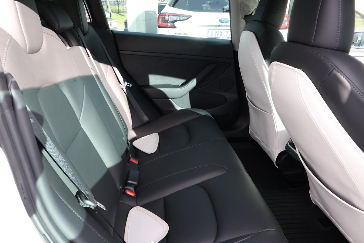 2020 Tesla Model 3 Long Range AWD image 22