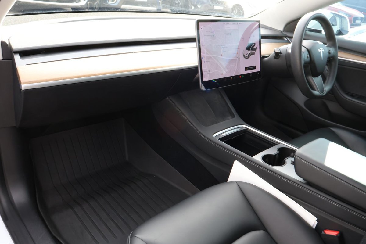 2020 Tesla Model 3 Long Range AWD image 24