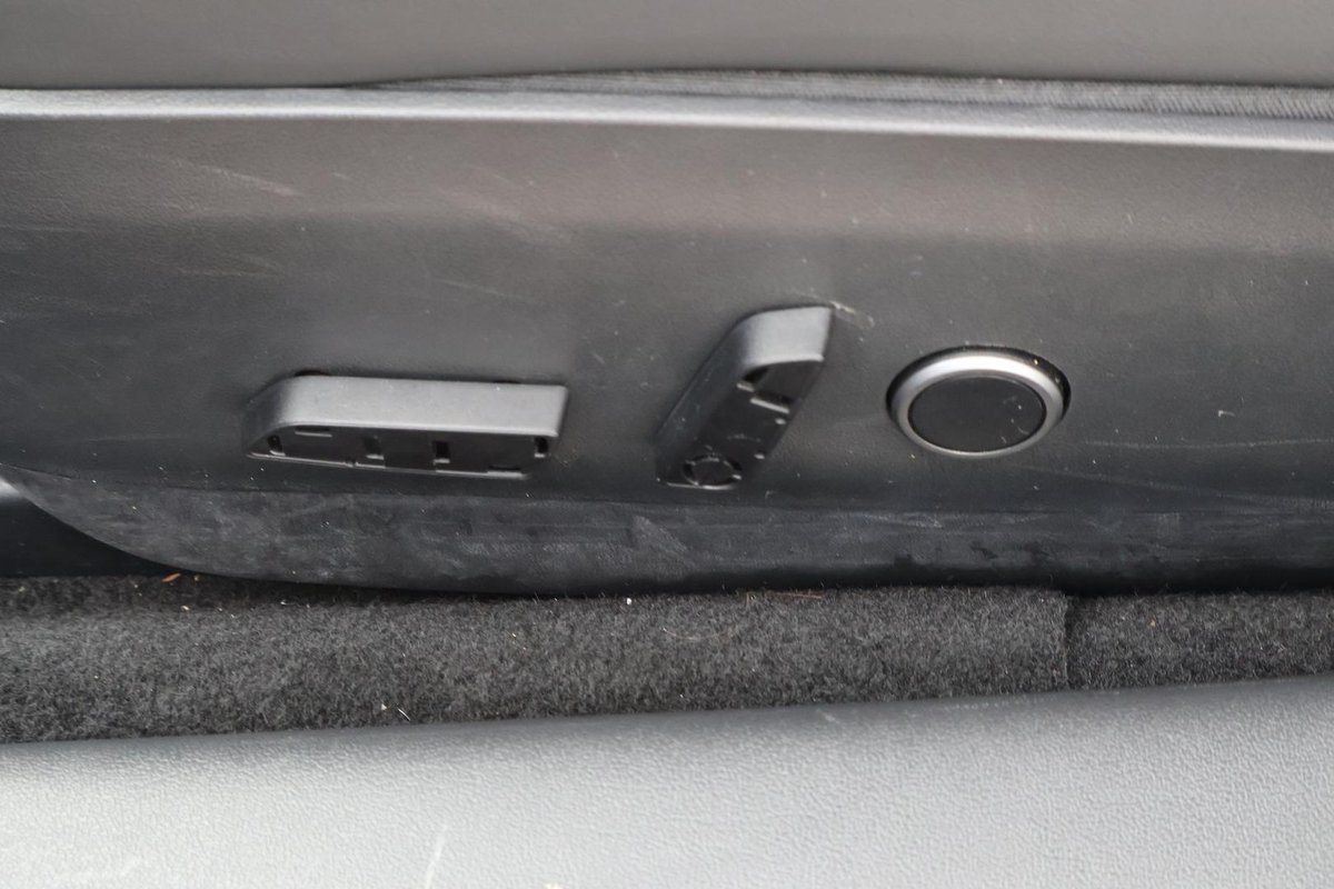 2020 Tesla Model 3 Long Range AWD image 25
