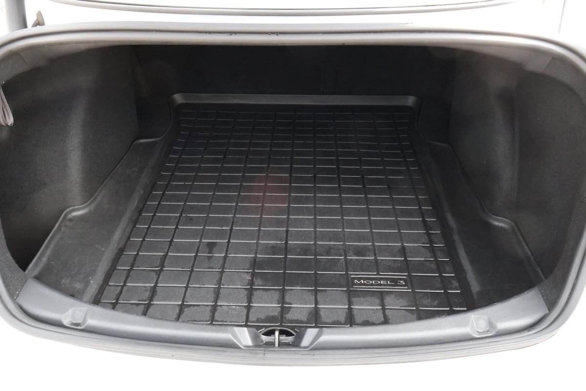 2020 Tesla Model 3 Long Range AWD image 26