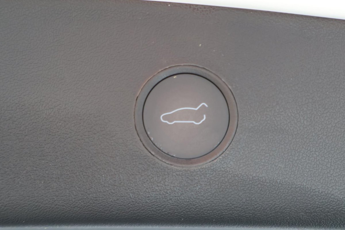 2020 Tesla Model 3 Long Range AWD image 27