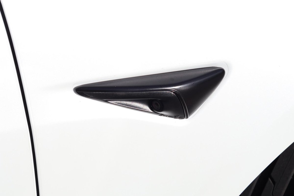 2020 Tesla Model 3 Long Range AWD image 31