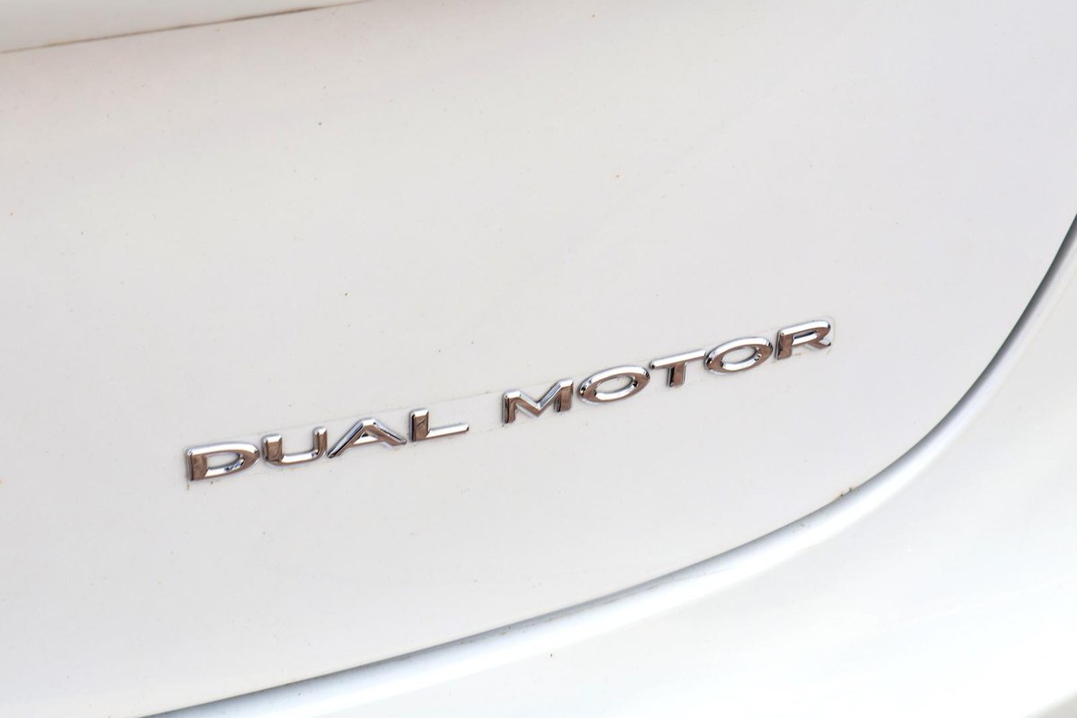 2020 Tesla Model 3 Long Range AWD image 33