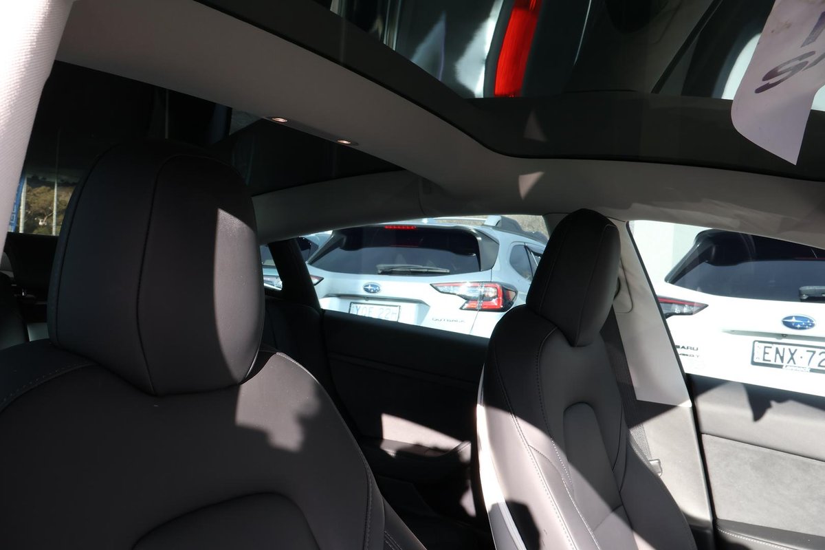 2020 Tesla Model 3 Long Range AWD image 8