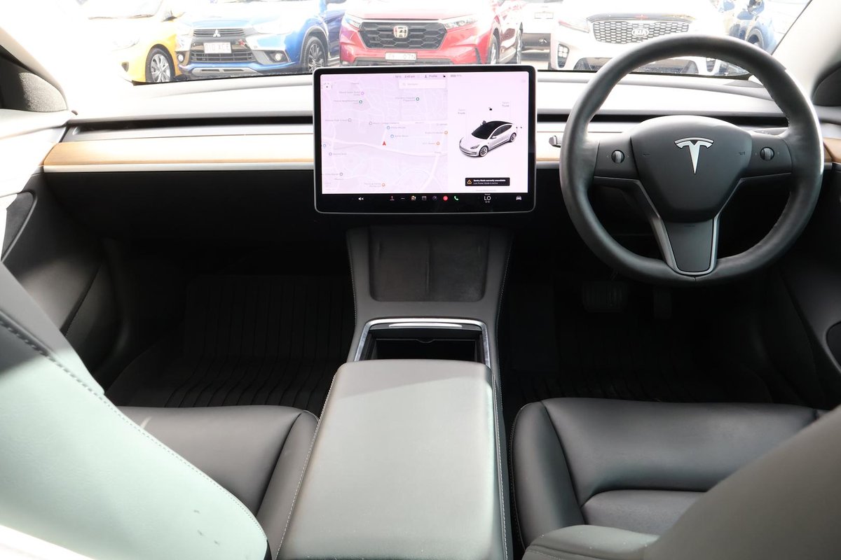 2020 Tesla Model 3 Long Range AWD image 9