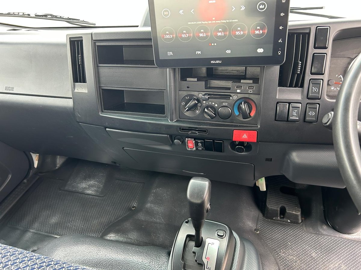 2023 Isuzu N Series NNR 45-150 Vanpack image 14