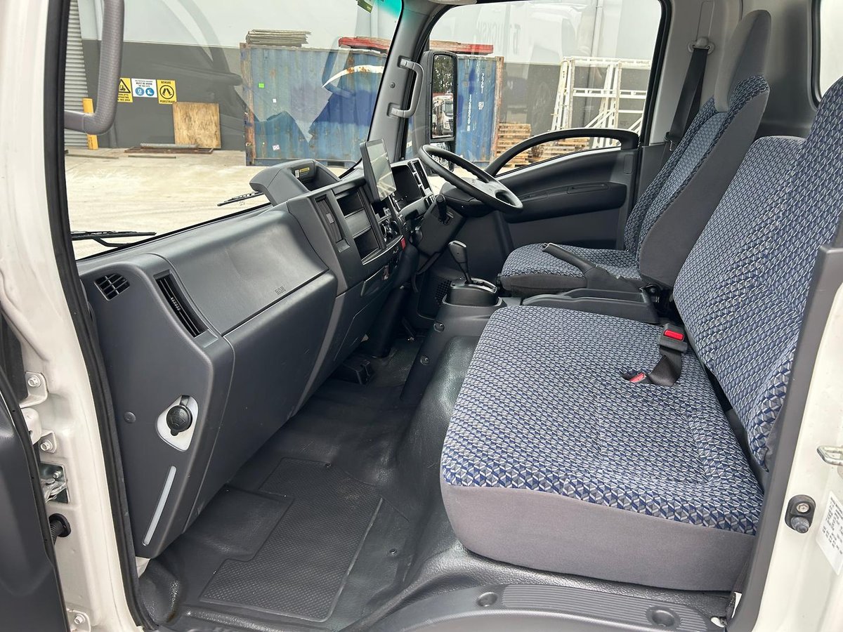 2023 Isuzu N Series NNR 45-150 Vanpack image 15