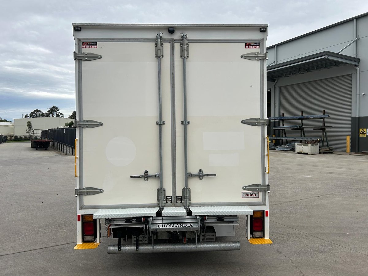 2023 Isuzu N Series NNR 45-150 Vanpack image 7