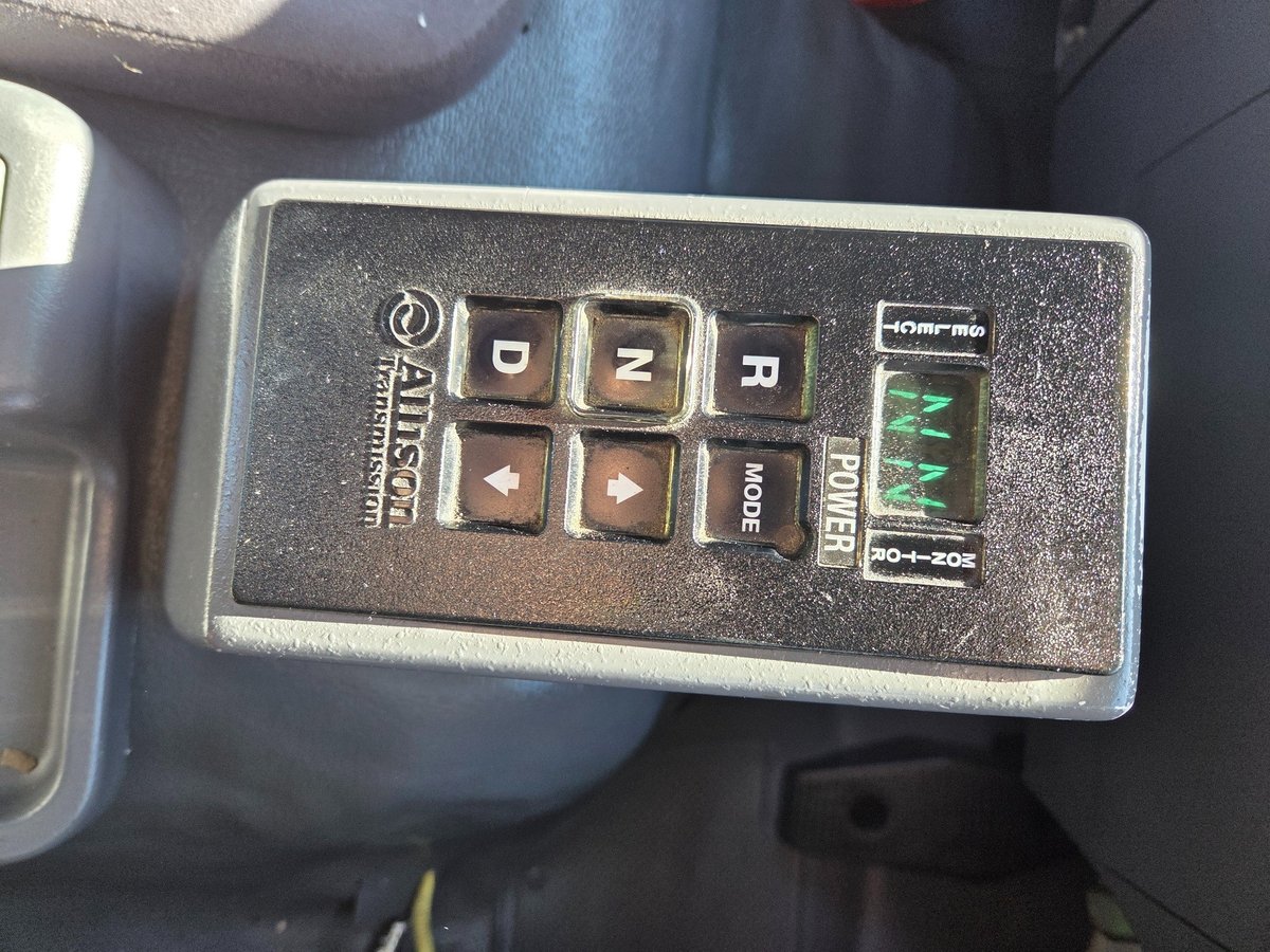 2011 Isuzu Trucks Fvy1400 Auto 6x4 Tray image 11