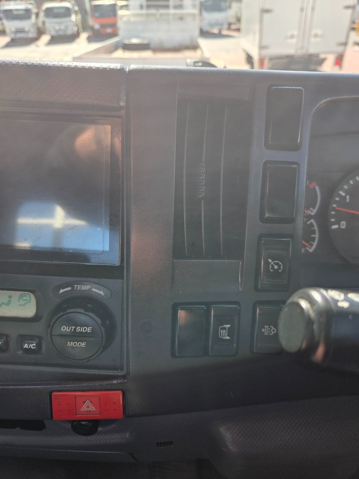 2011 Isuzu Trucks Fvy1400 Auto 6x4 Tray image 8
