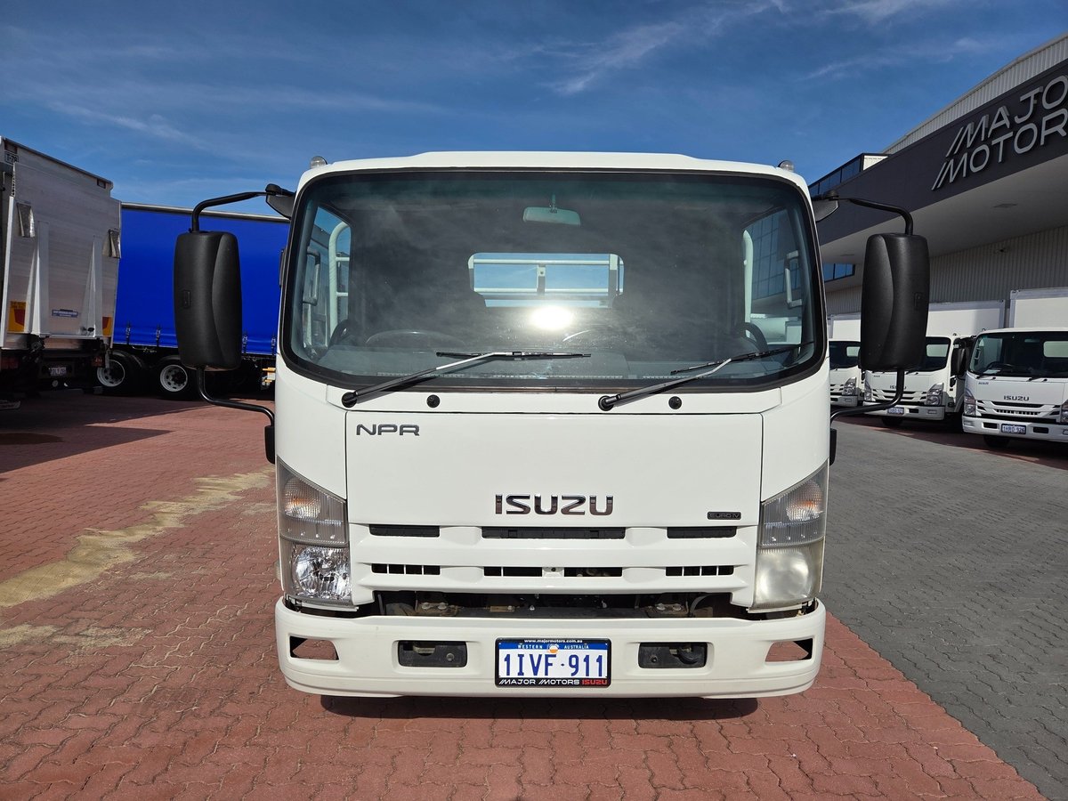 2010 Isuzu Trucks Npr275 2 Ton Tray/box/h Racks image 5