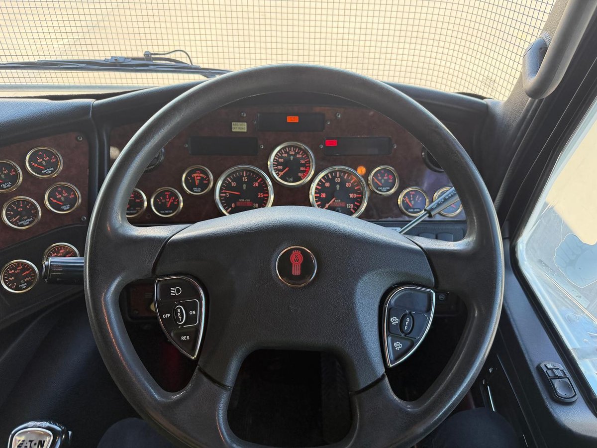 2018 Kenworth K200 image 14