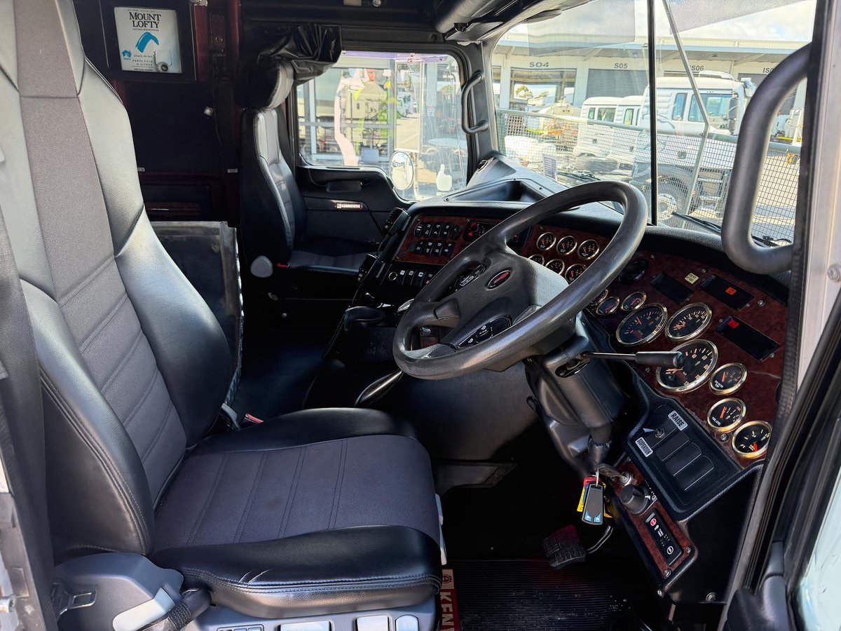 2018 Kenworth K200 image 13