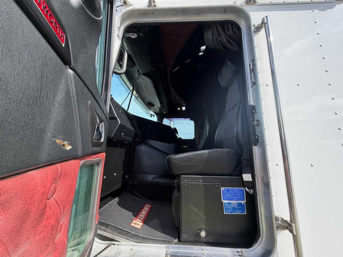 2018 Kenworth K200 image 24