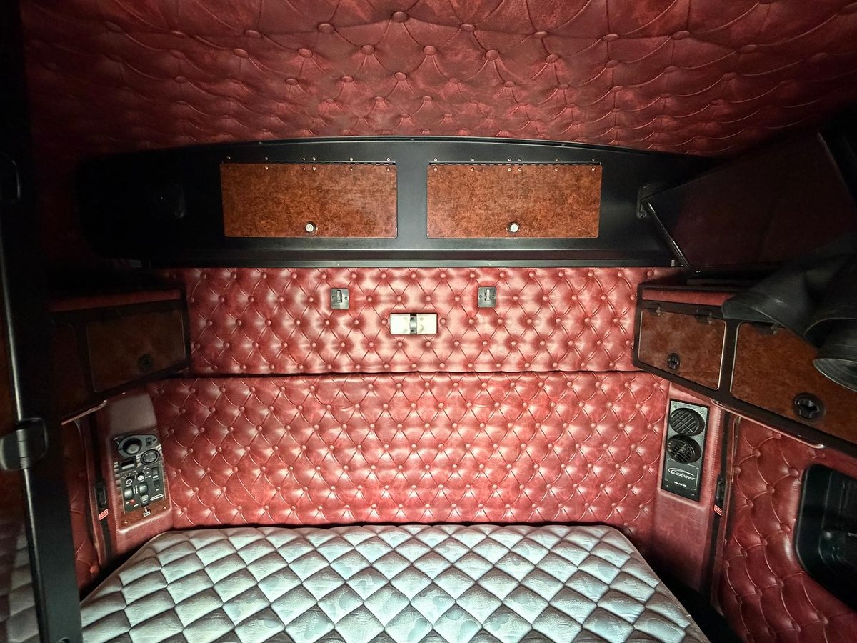2018 Kenworth K200 image 20
