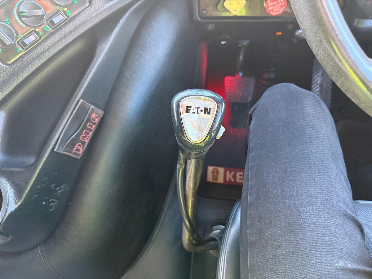 2018 Kenworth K200 image 18