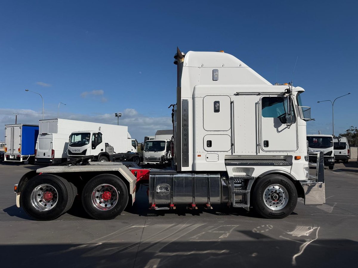 2018 Kenworth K200 image 2