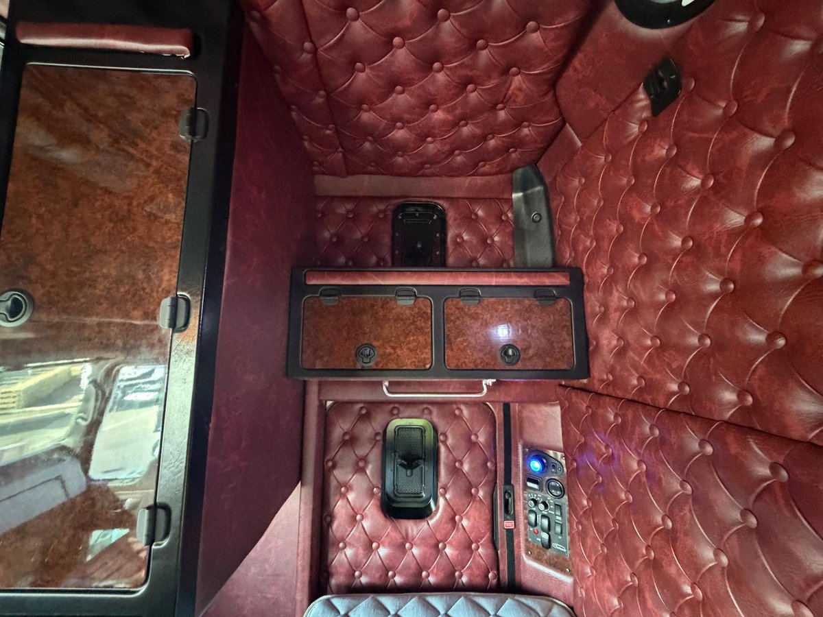 2018 Kenworth K200 image 27