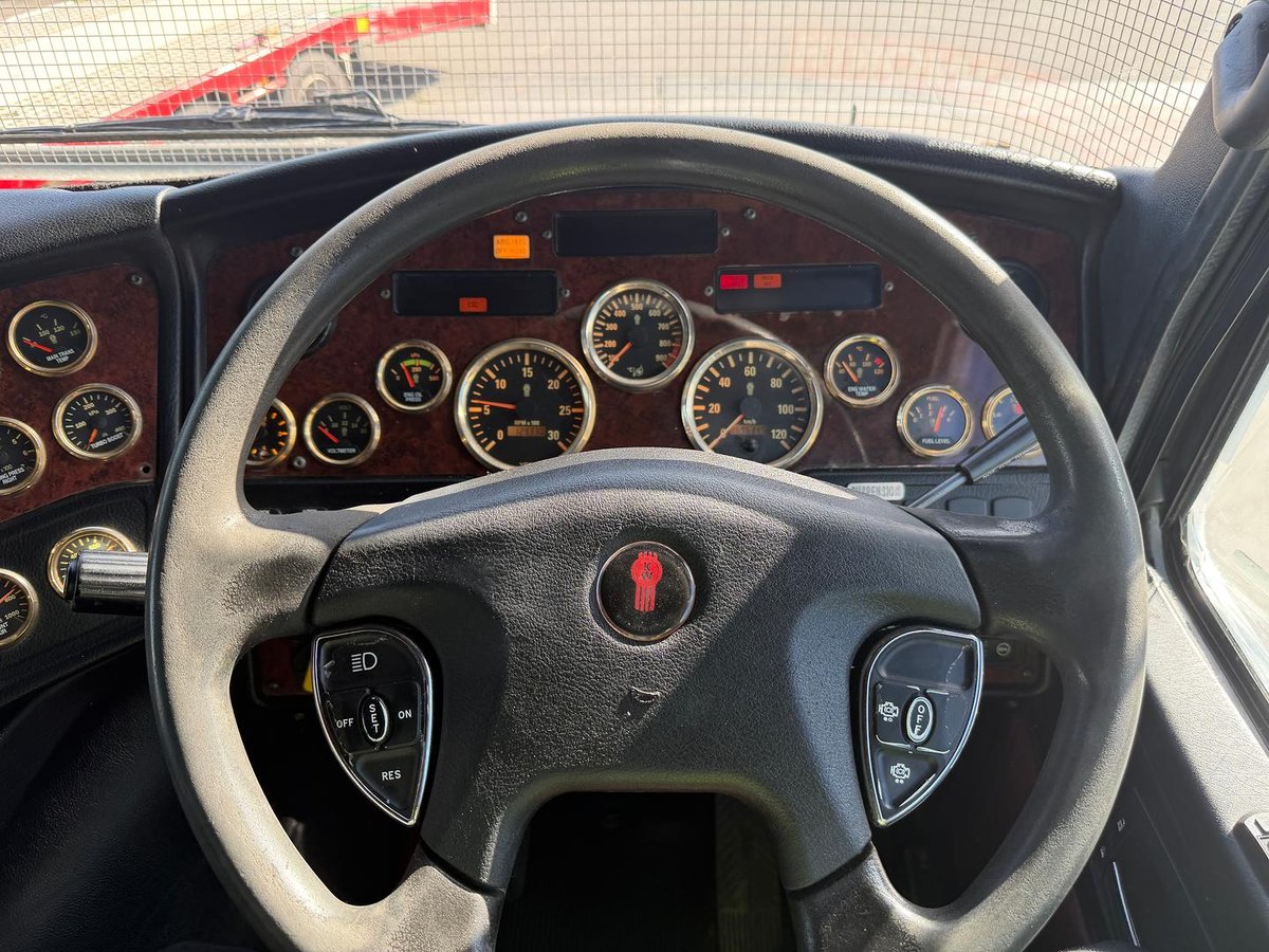 2018 Kenworth K200 image 19
