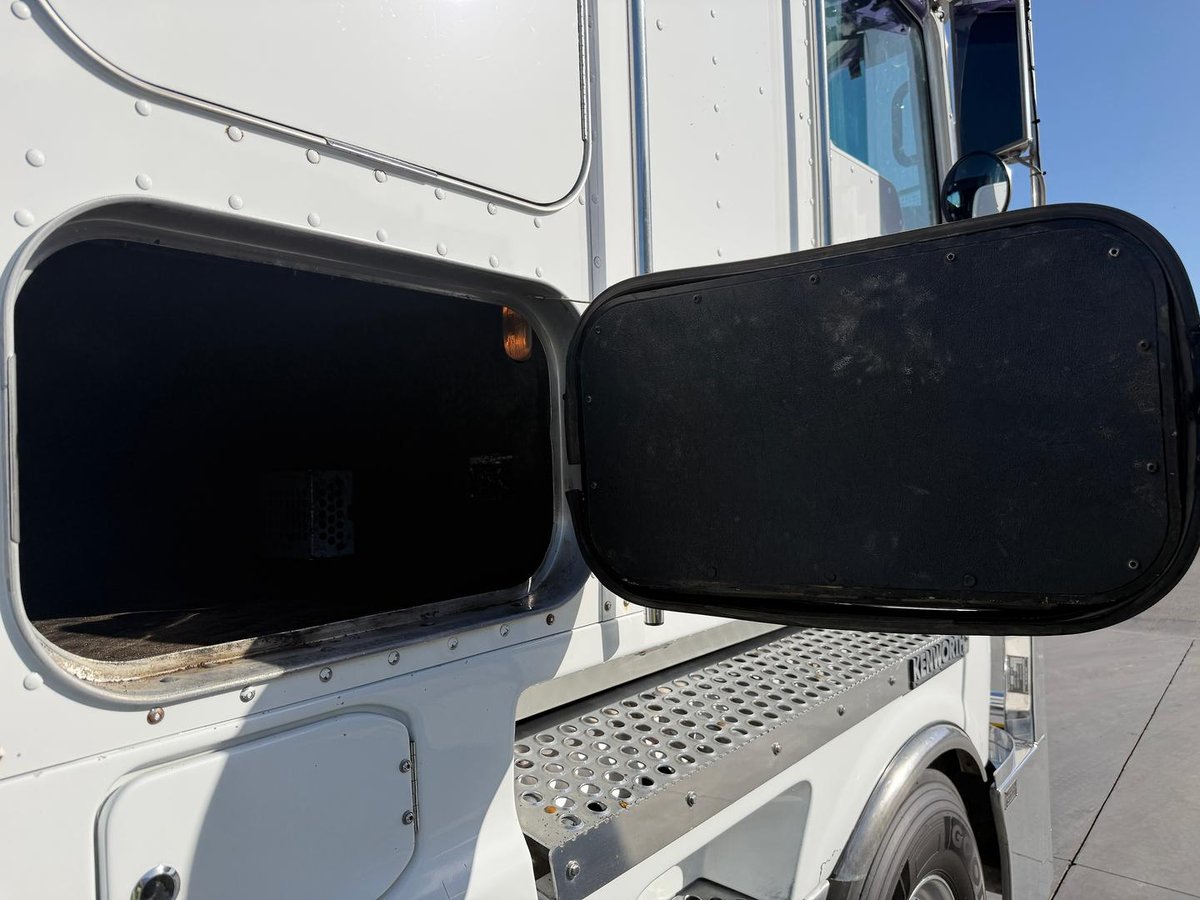 2018 Kenworth K200 image 13