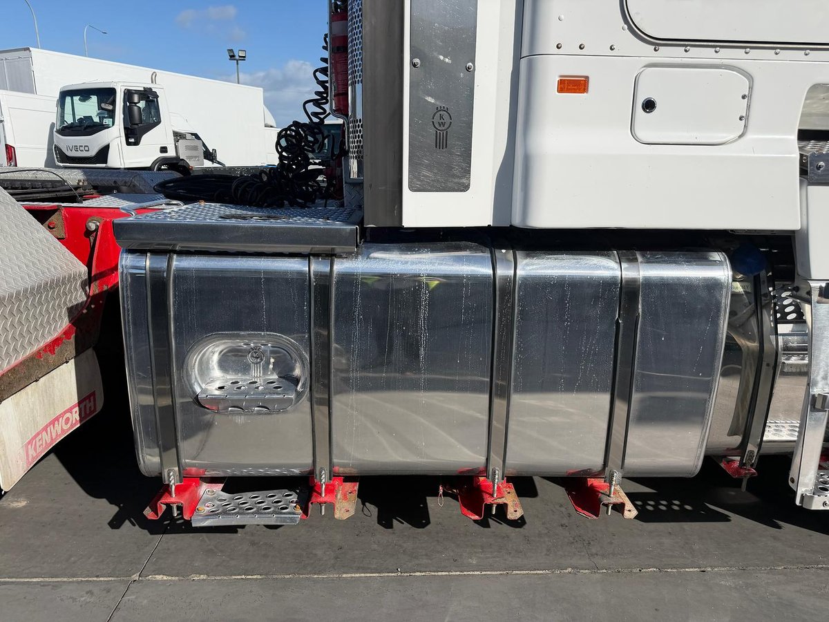 2018 Kenworth K200 image 9