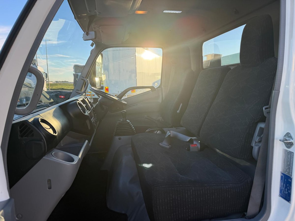 2014 Hino 300 Series 917 Medium image 35