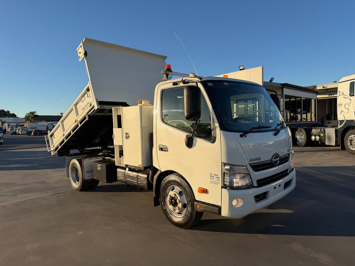 2014 Hino 300 Series 917 Medium image 11