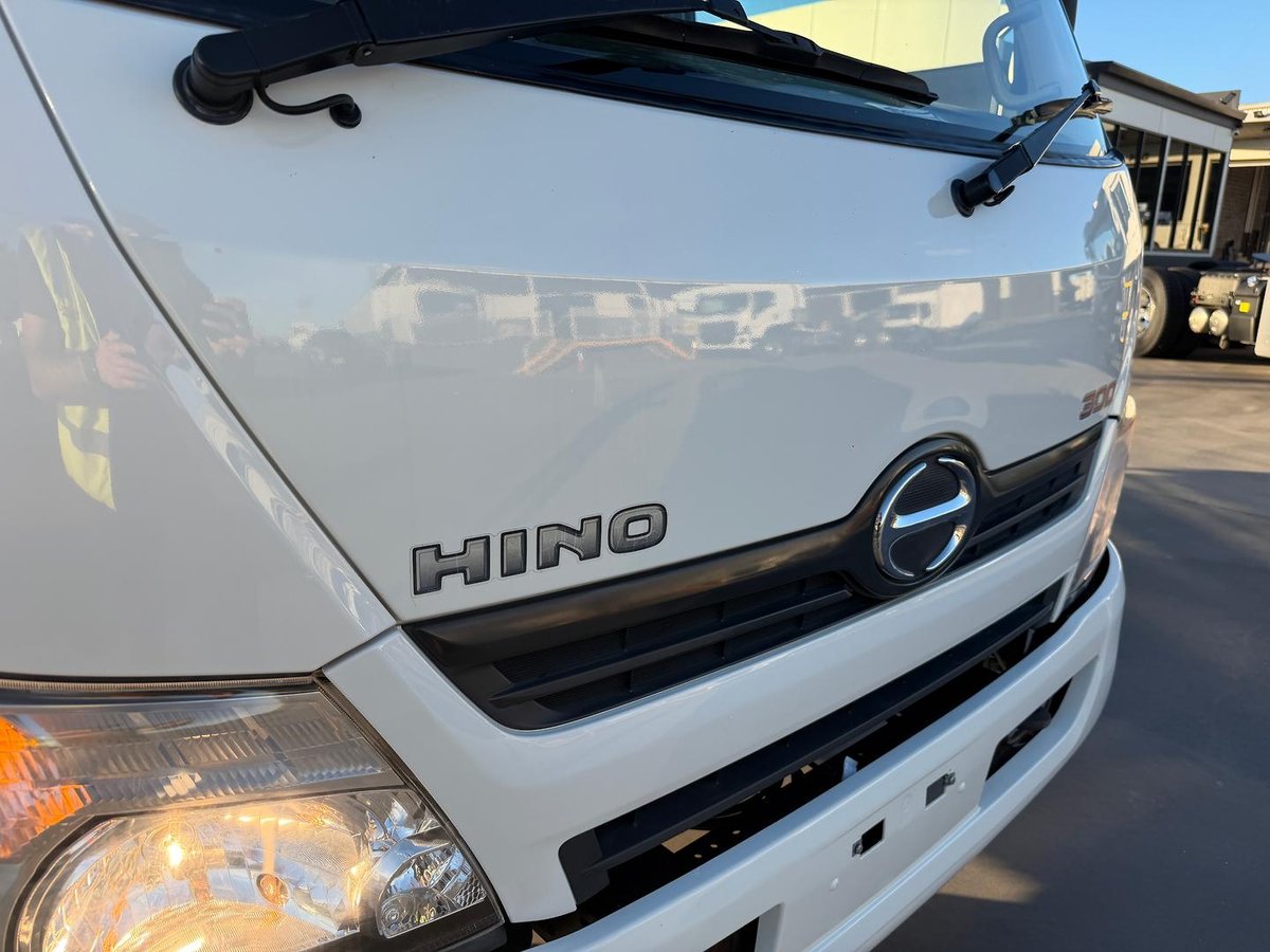 2014 Hino 300 Series 917 Medium image 10