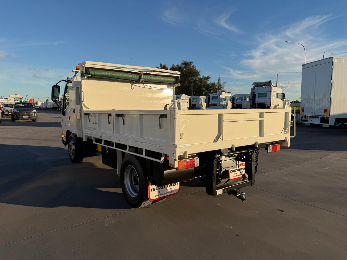 2014 Hino 300 Series 917 Medium image 5