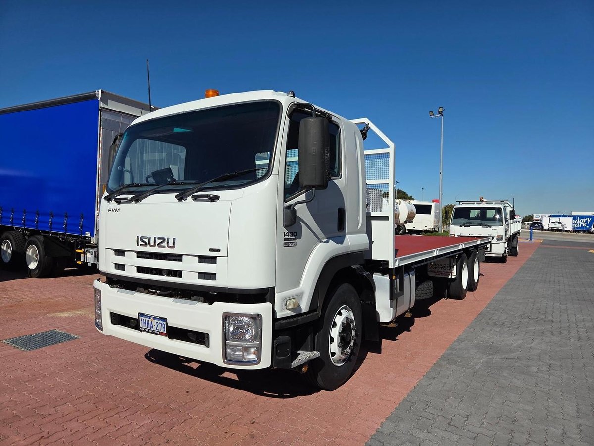 2008 Isuzu Fvm1400 6X2 14 Ton Tray image 9