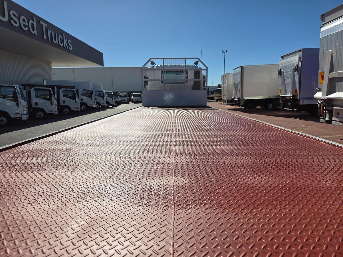 2008 Isuzu Fvm1400 6X2 14 Ton Tray image 16
