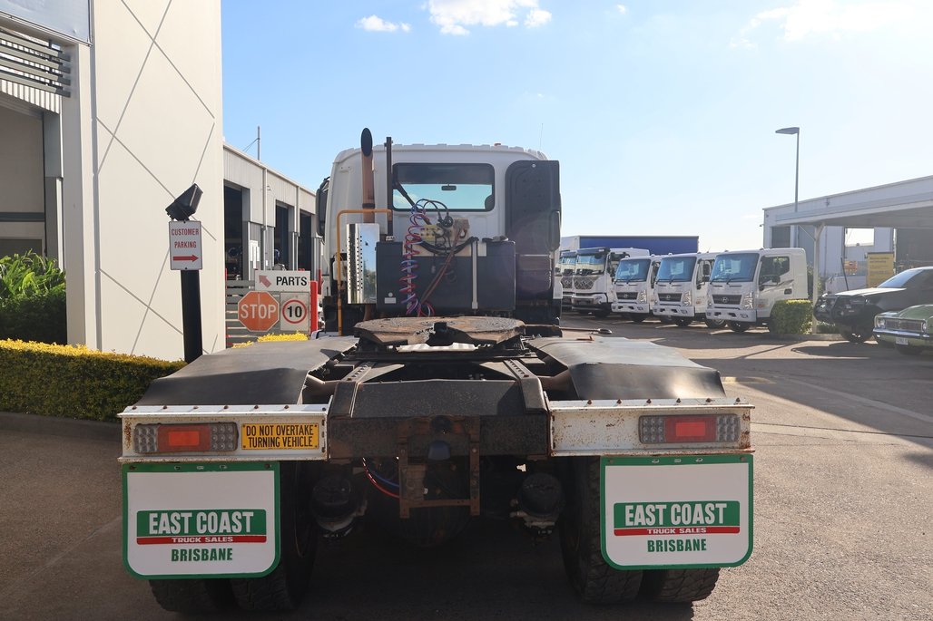 2019 Isuzu Cxz 240-460 image 10